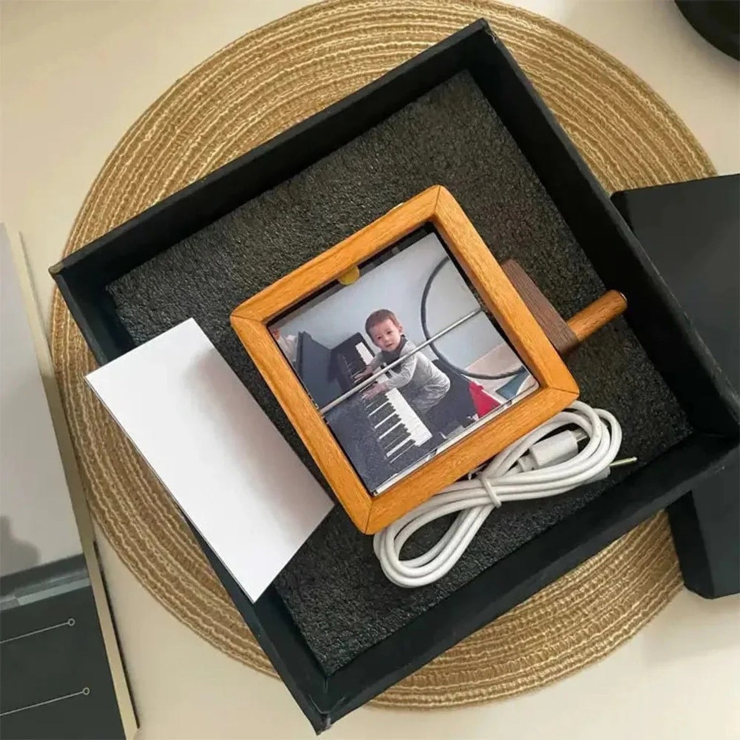 Sheeloo™ - Luminous Photo Flipper Frame